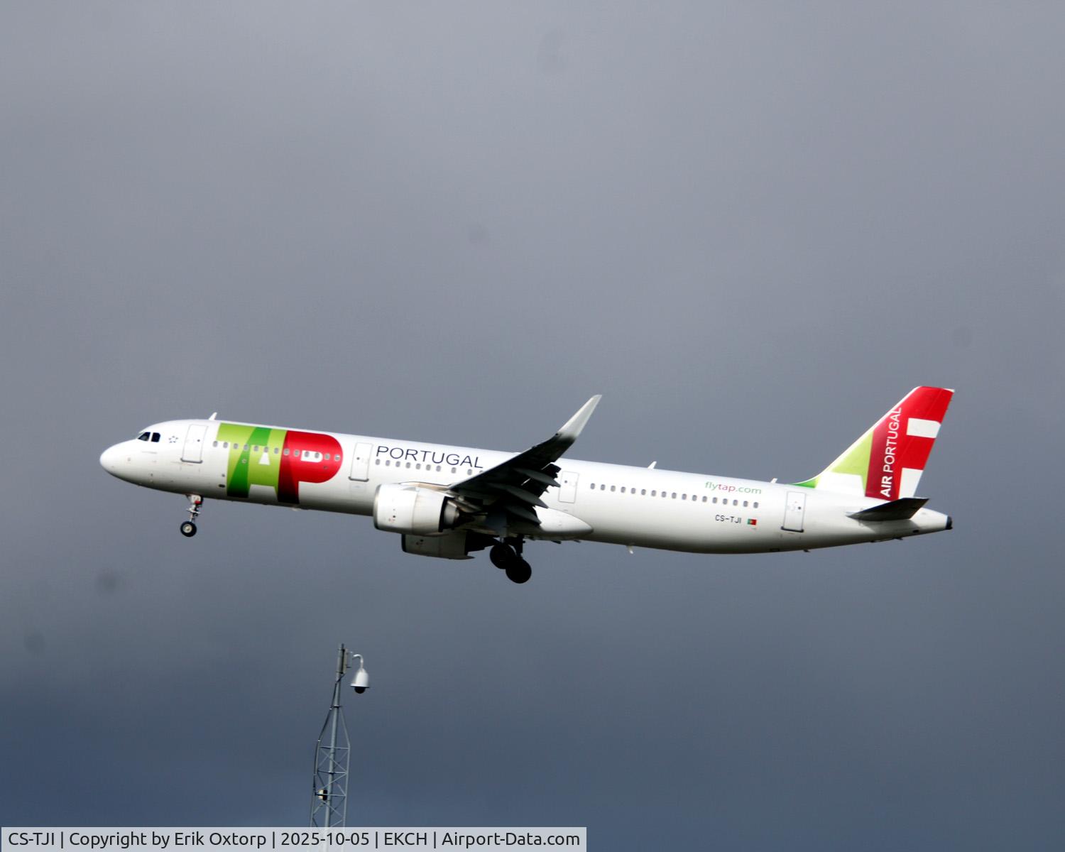 CS-TJI, 2018 Airbus A321-251N C/N 8270, CS-TJI landing rw 22L