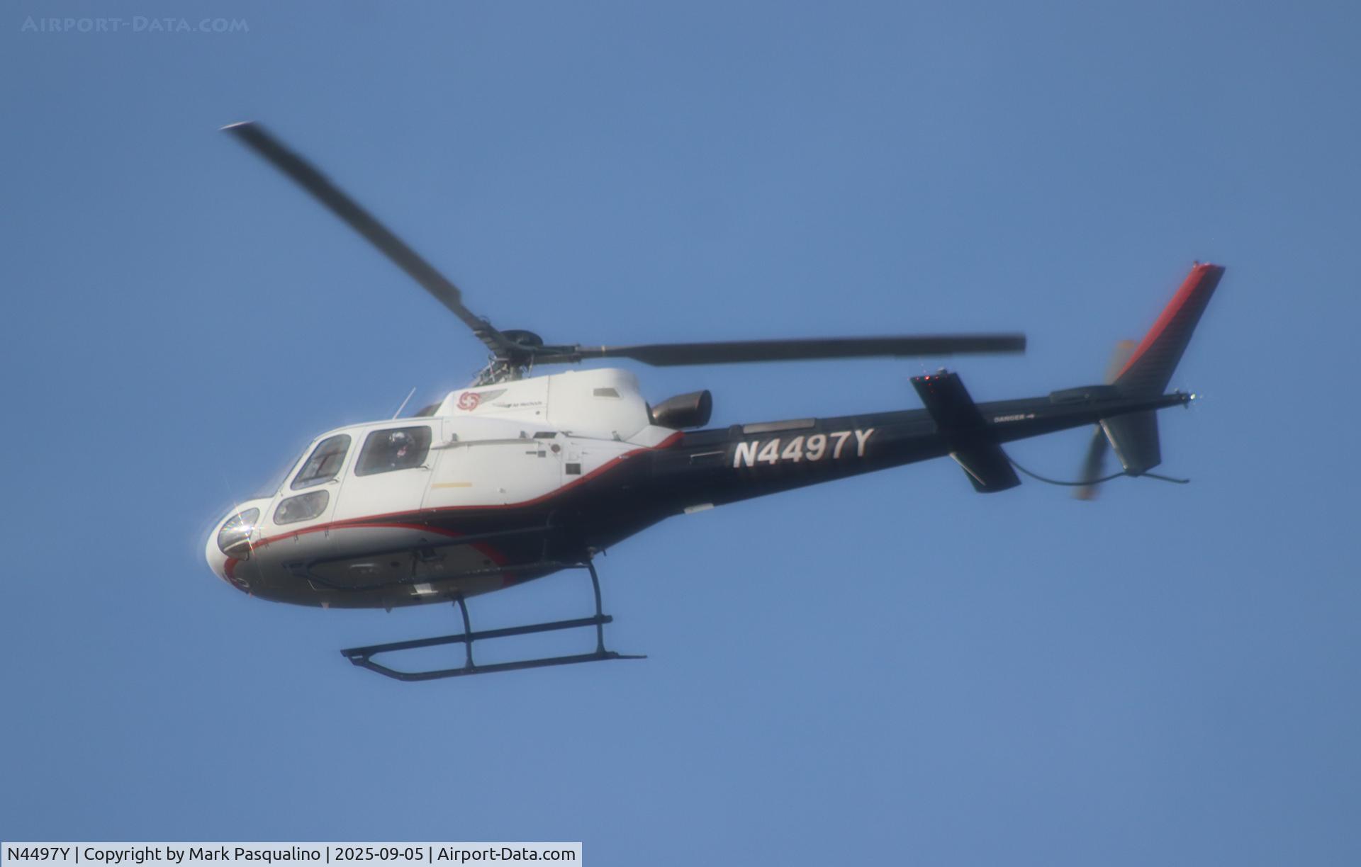 N4497Y, 2008 Aerospatiale AS-350B-3 Ecureuil C/N 4497, Aerospatiale AS-350B-3 Leaving Yellowstone National Park