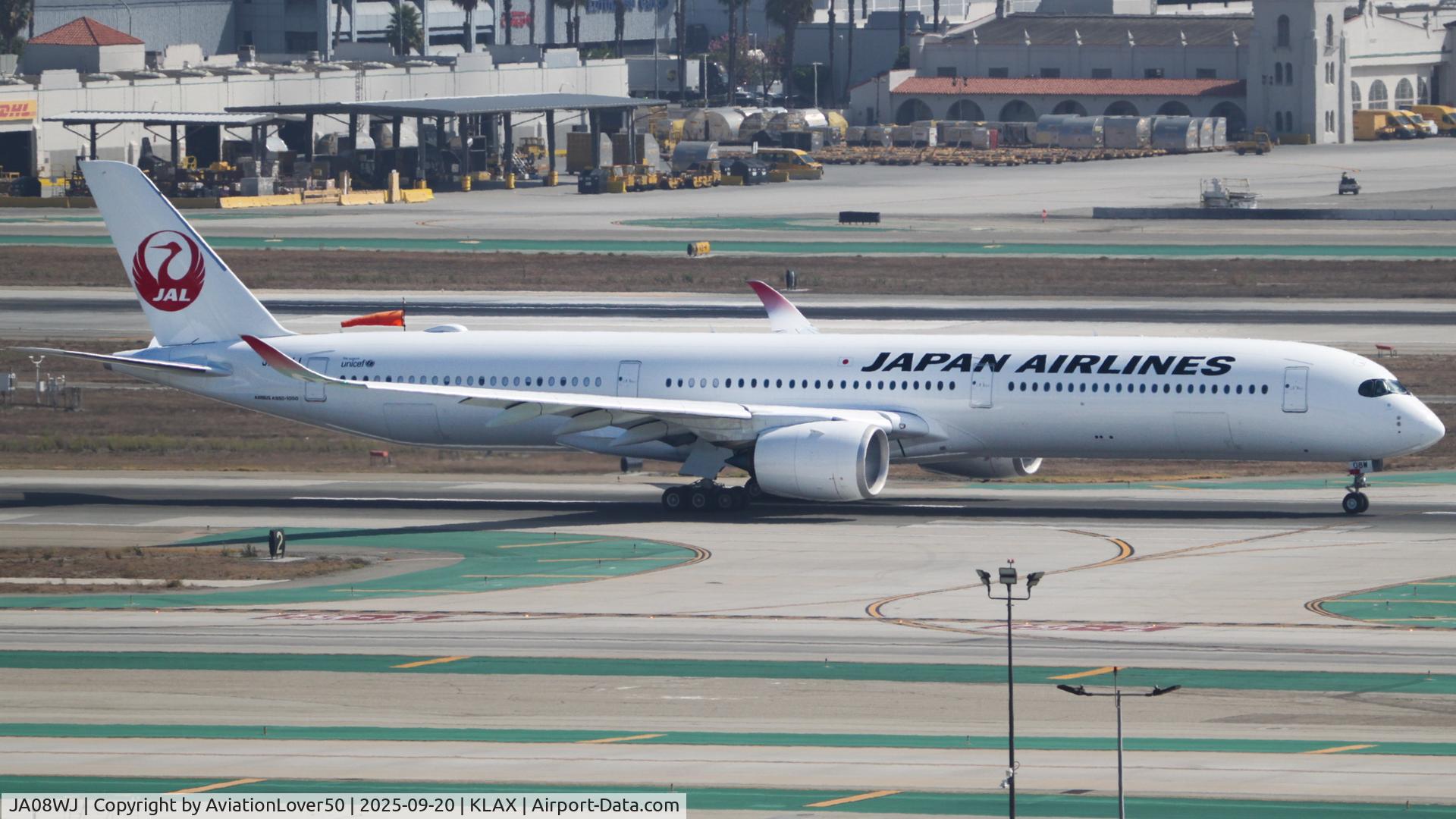 JA08WJ, , JAL A35K