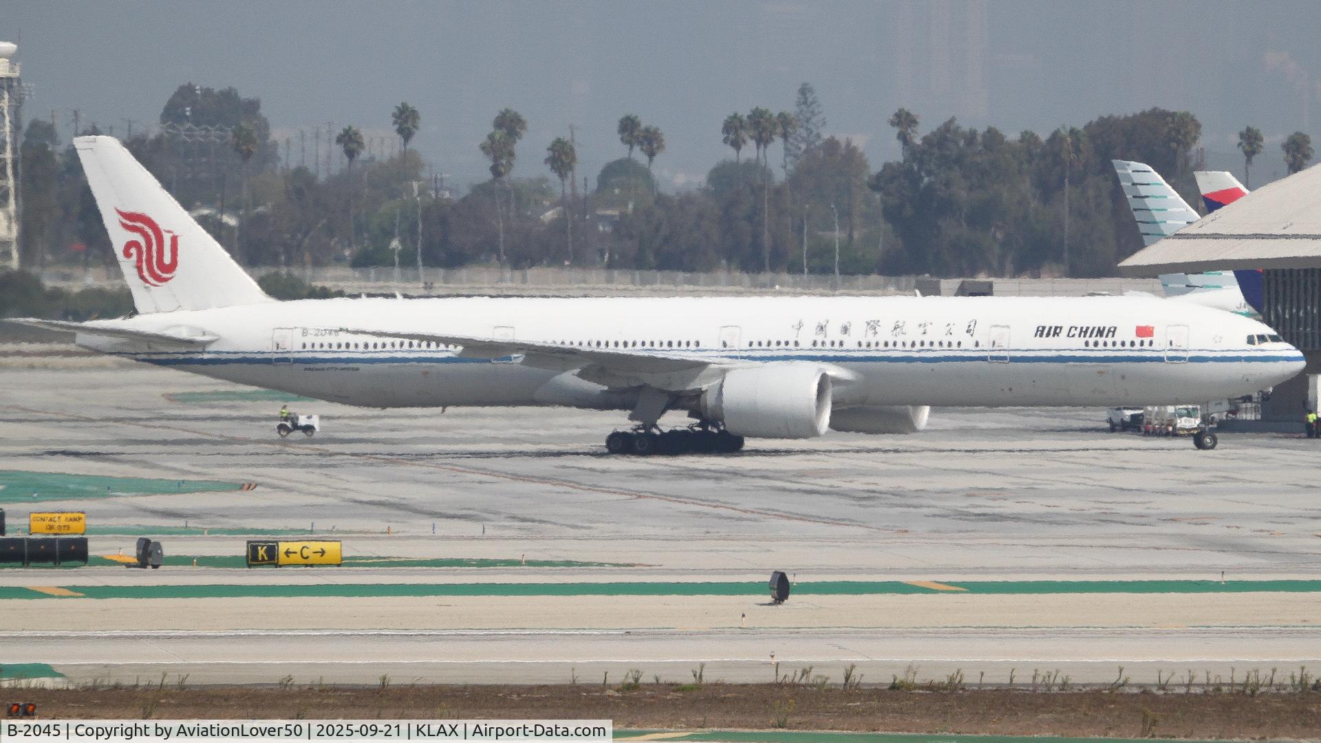 B-2045, 2014 Boeing 777-39L/ER C/N 41443, Air China 77W