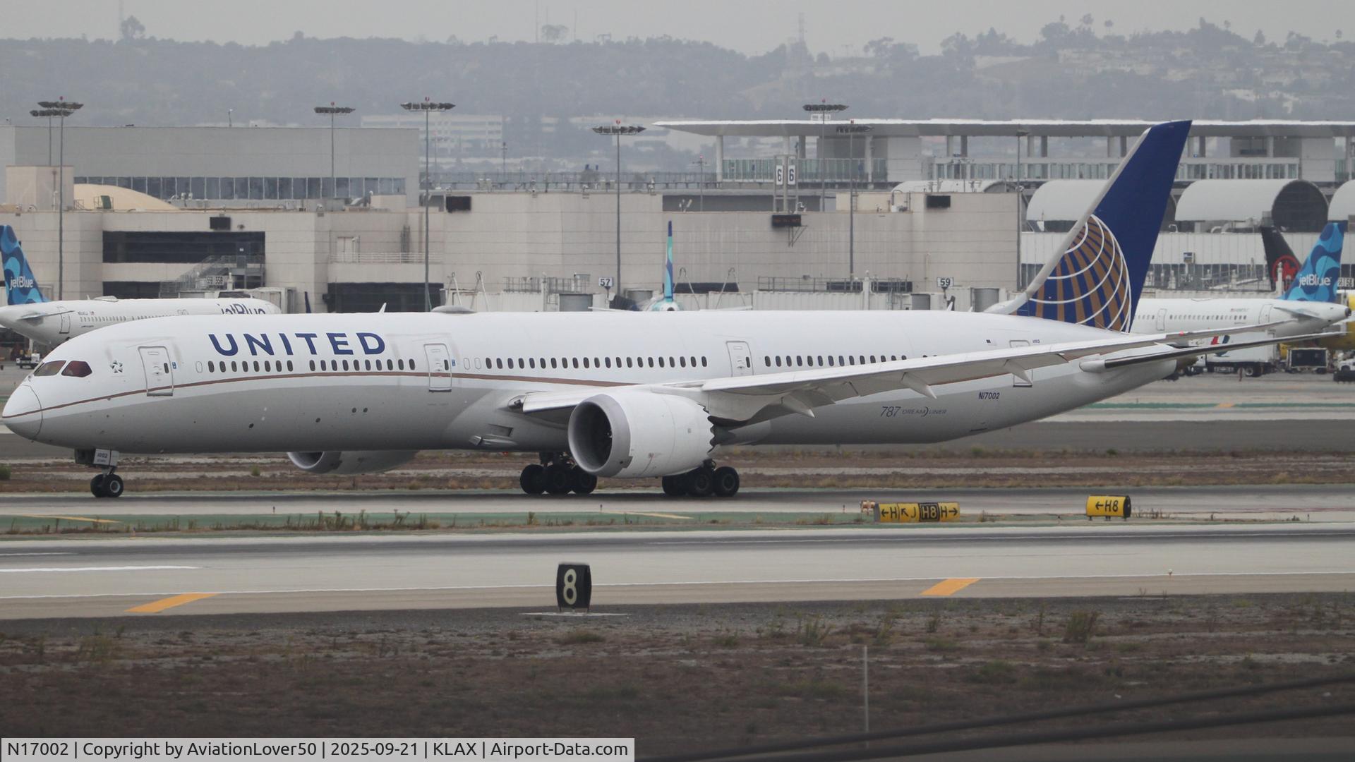 N17002, 2018 Boeing 787-10 Dreamliner C/N 40930, United 78X N17002, 2018 Boeing 787-10 Dreamliner C/N 40930, United 78X