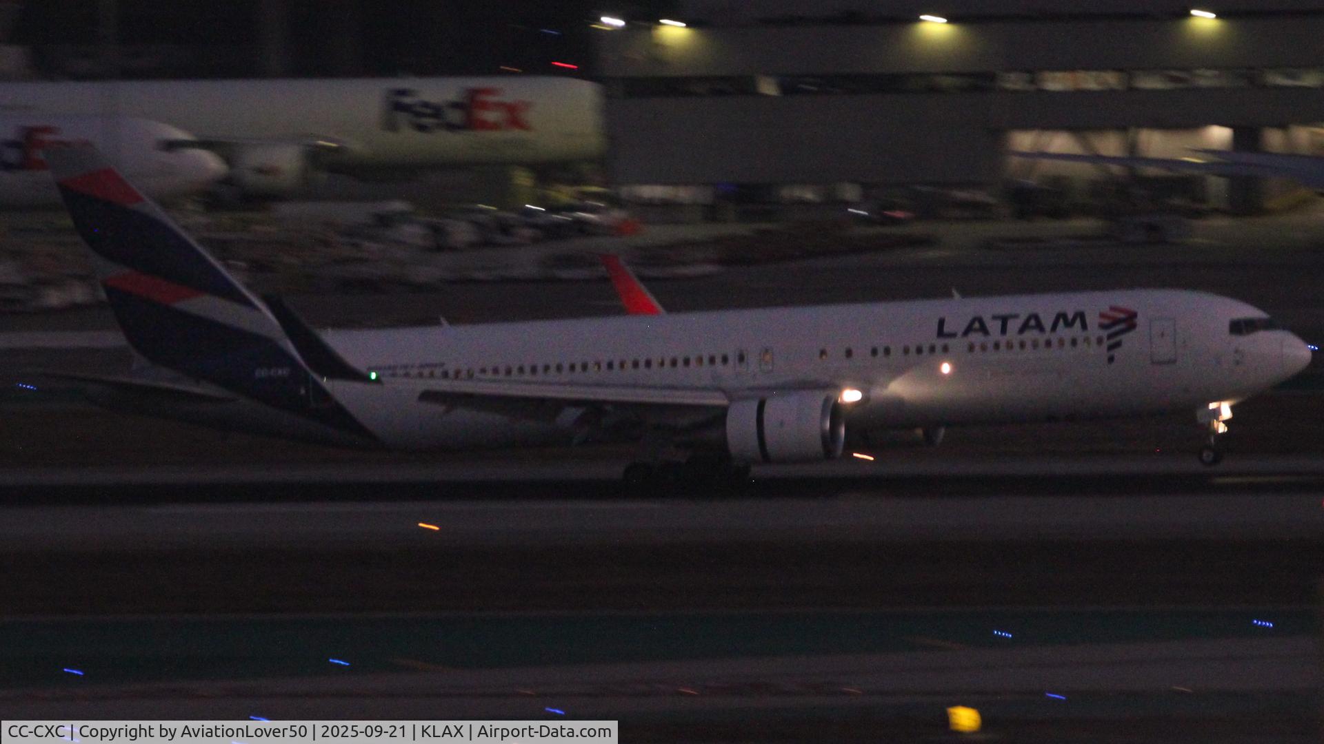 CC-CXC, Boeing 767-316/ER C/N 36710/962, LATAM 763 CC-CXC, Boeing 767-316/ER C/N 36710/962, LATAM 763