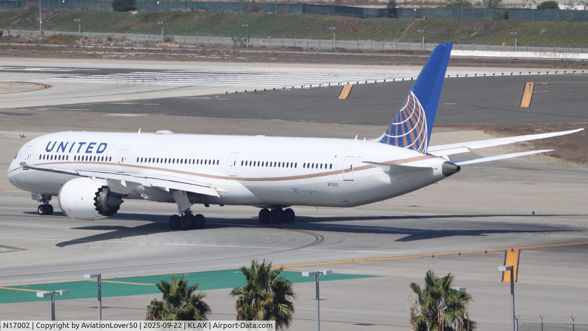 N17002, 2018 Boeing 787-10 Dreamliner C/N 40930, United 78X N17002, 2018 Boeing 787-10 Dreamliner C/N 40930, United 78X