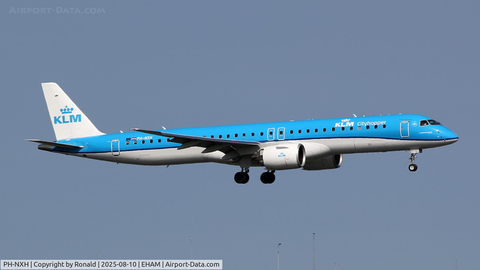 PH-NXH, 2022 Embraer E195-E2 C/N 19020063, at spl PH-NXH, 2022 Embraer E195-E2 C/N 19020063, at spl