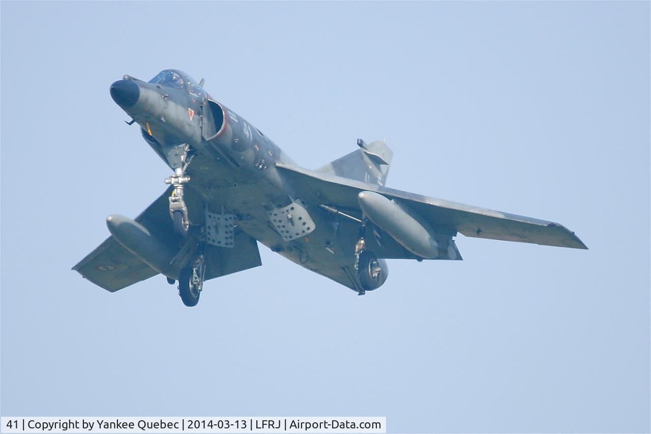 41, Dassault Super Etendard C/N 41, Short approach rwy 26, Landivisiau Naval Air Base (LFRJ)