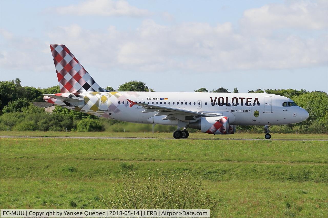 EC-MUU, 2004 Airbus A319-111 C/N 2253, Taxiing rwy 25L, Brest Bretagne airport (LFRB-BES)