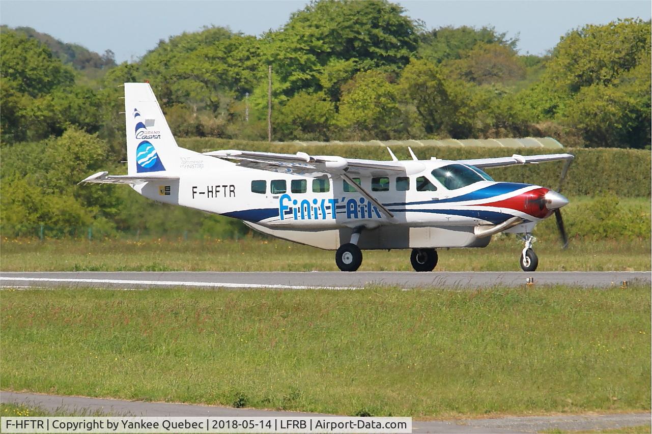 F-HFTR, 2008 Cessna 208B Grand Caravan C/N 208B-2041, Taxiing rwy 07R, Brest Bretagne airport (LFRB-BES) F-HFTR, 2008 Cessna 208B Grand Caravan C/N 208B-2041, Taxiing rwy 07R, Brest Bretagne airport (LFRB-BES)