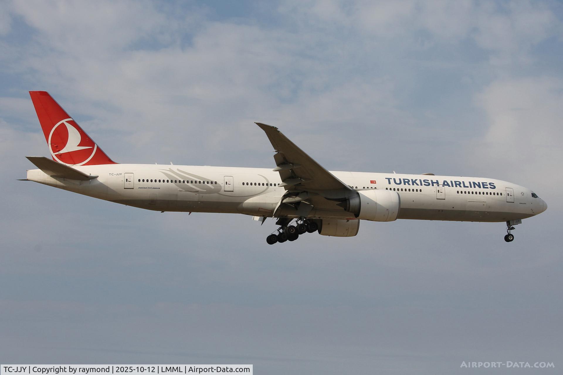 TC-JJY, 2015 Boeing 777-3F2/ER C/N 44120, Turkish Airlines Boeing 777-3F2/ER reg TC-JJY on final approach to RW31 in Malta from Istanbul.