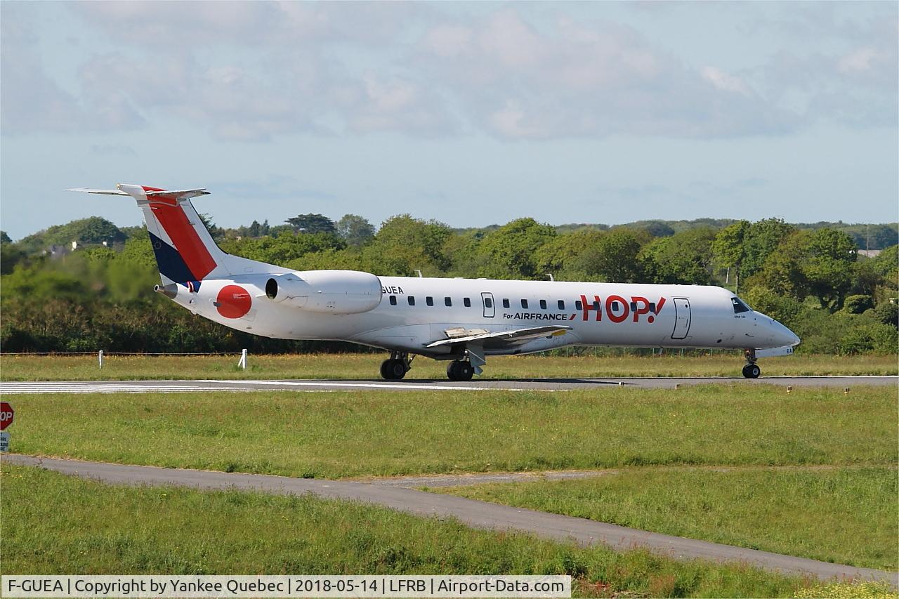 F-GUEA, 2000 Embraer EMB-145MP (ERJ-145MP) C/N 145342, Taxiing rwy 25L, Brest Bretagne airport (LFRB-BES)