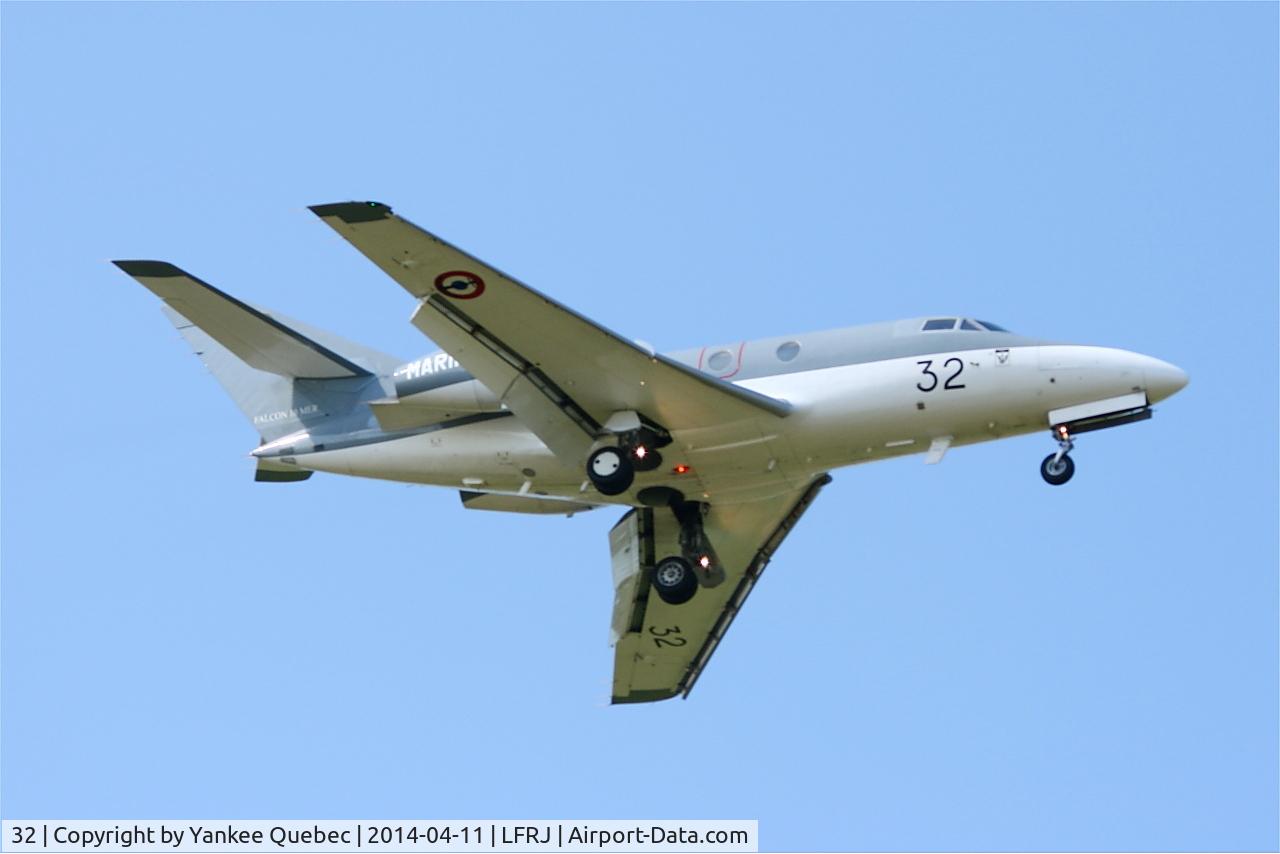 32, 1974 Dassault Falcon 10MER C/N 32, Dassault Falcon 10 MER, Landivisiau Naval Air Base (LFRJ-LDV)