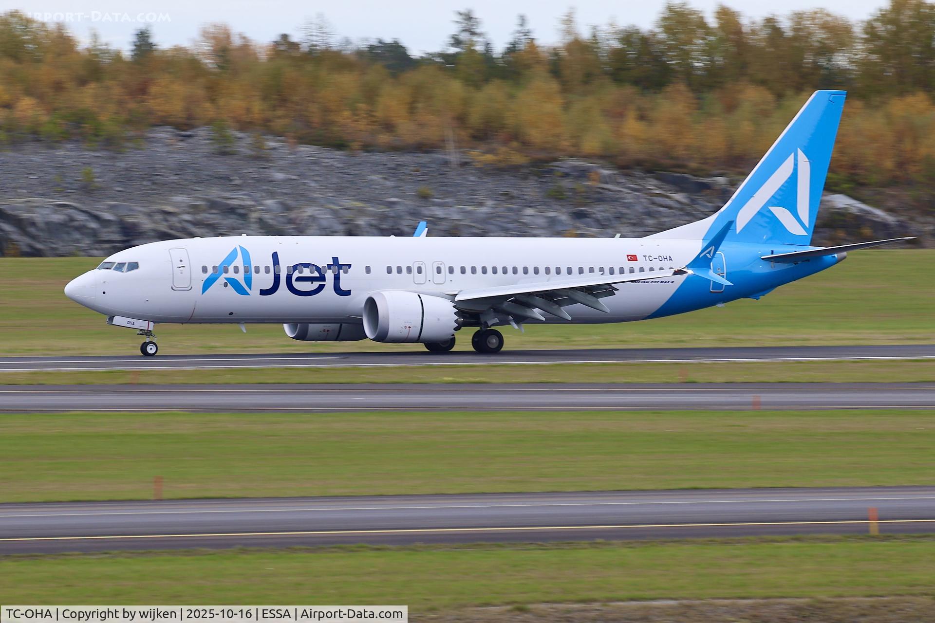 TC-OHA, 2025 Boeing 737 MAX 8 C/N 65213, Rwy 01R TC-OHA, 2025 Boeing 737 MAX 8 C/N 65213, Rwy 01R