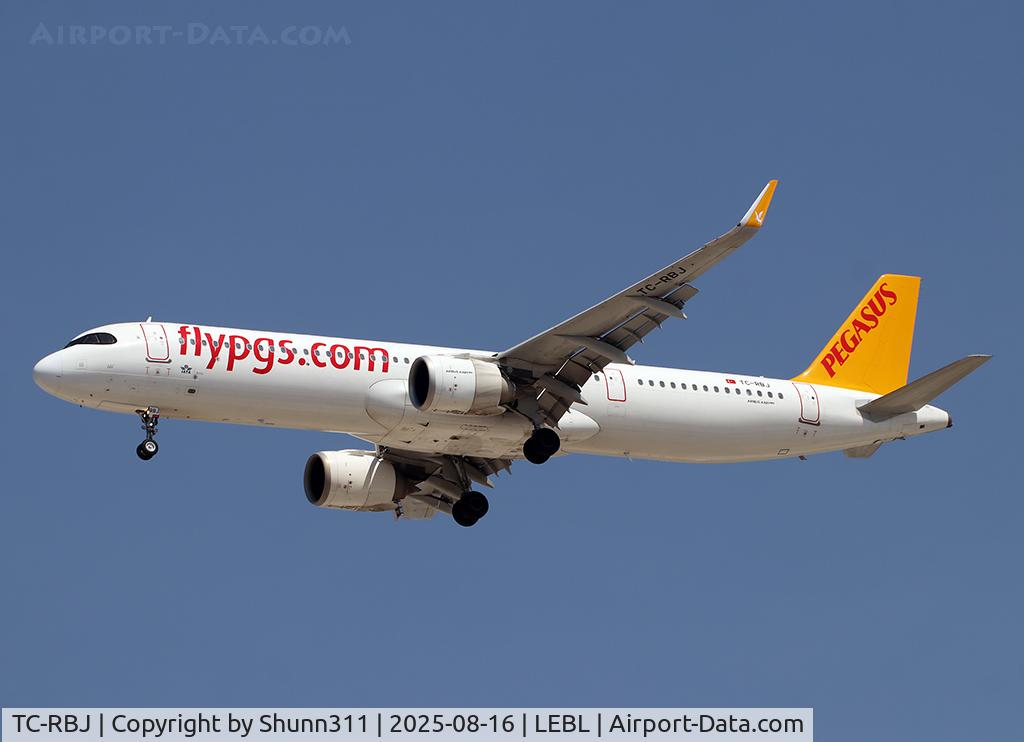 TC-RBJ, 2022 Airbus A321-251NX C/N 10639, Landing rwy 24R