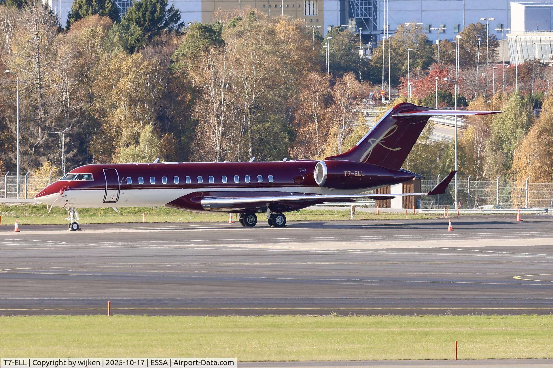 T7-ELL, 2000 Bombardier BD-700-1A10 Global Express C/N 9068, Ramp M