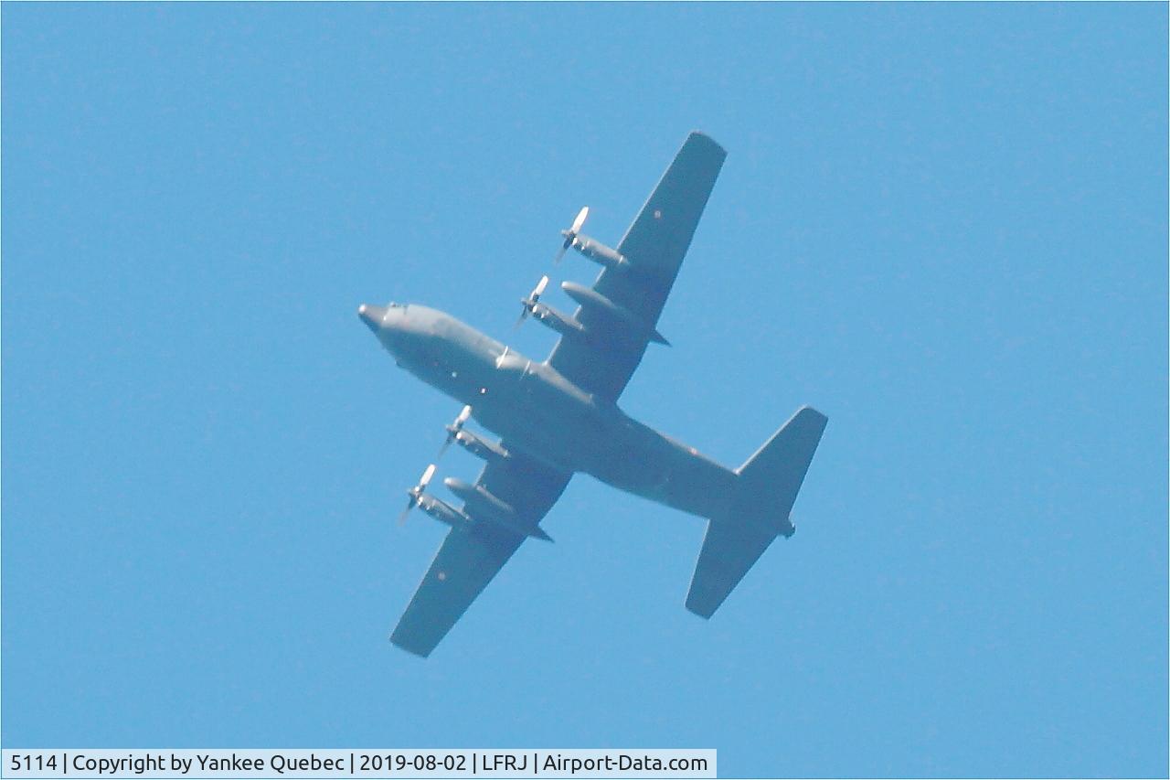 5114, 1987 Lockheed C-130H Hercules C/N 382-5114, Lockheed C-130H Hercules   Dassault Rafale M, Landivisiau Naval Air Base (LFRJ-LDV)