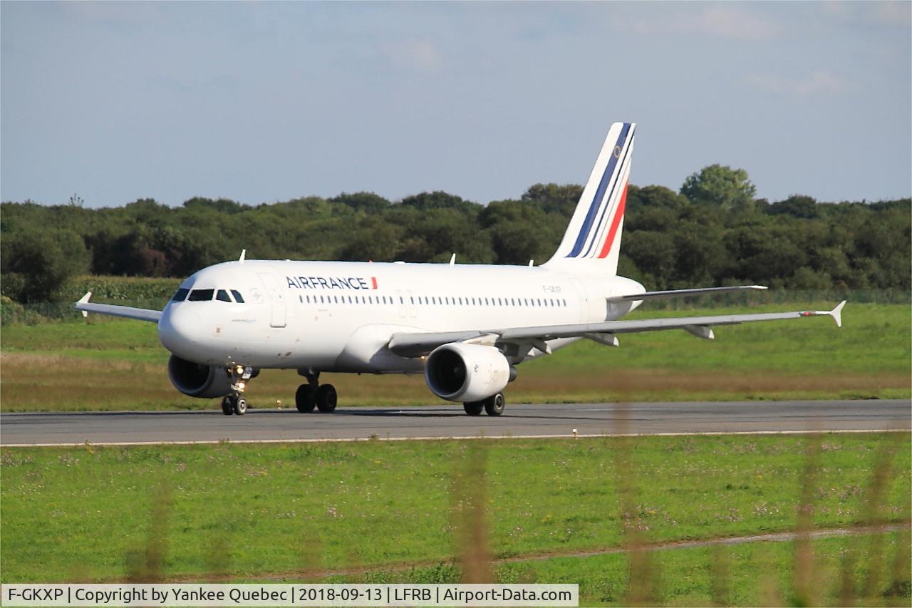 F-GKXP, 2008 Airbus A320-214 C/N 3470, Taxiing rwy 07R, Brest Bretagne airport (LFRB-BES)