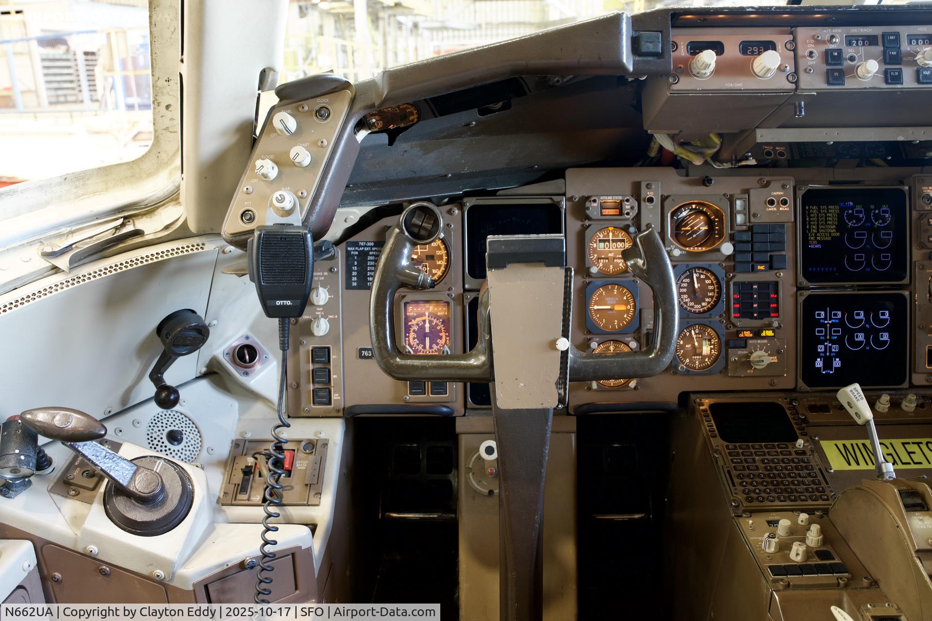 N662UA, 1993 Boeing 767-322 C/N 27159, SFO 2025