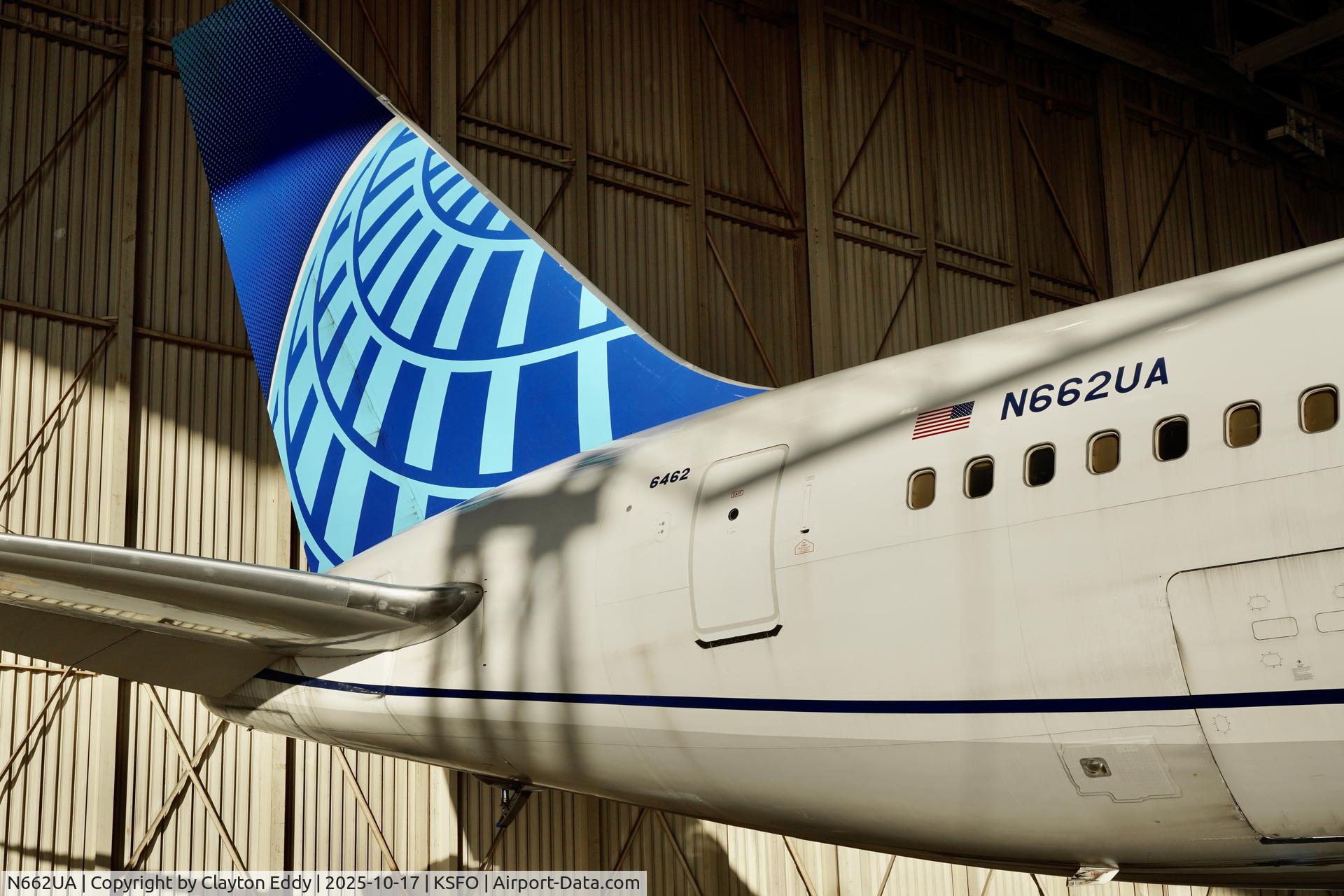 N662UA, 1993 Boeing 767-322 C/N 27159, SFO 2025