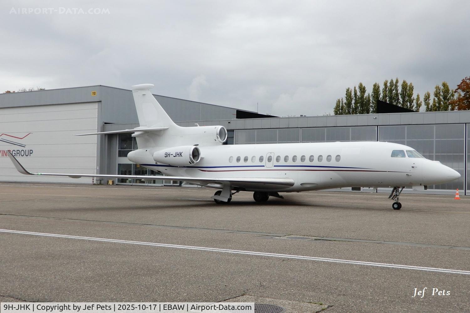 9H-JHK, 2010 Dassault Falcon 7X C/N 097, At Antwerp Airport. 9H-JHK, 2010 Dassault Falcon 7X C/N 097, At Antwerp Airport.