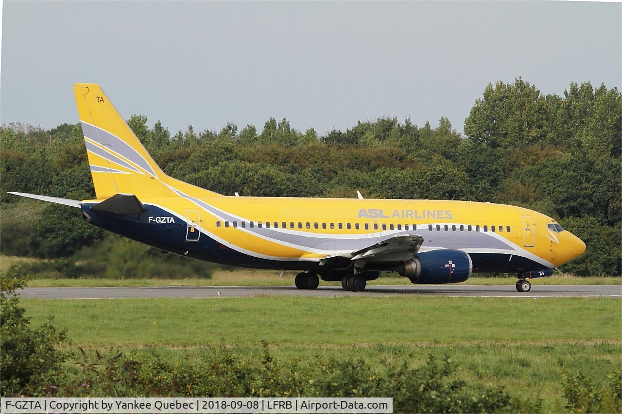 F-GZTA, 1998 Boeing 737-33V(QC) C/N 29333/3084, Taxiing rwy 25L, Brest Bretagne airport (LFRB-BES) F-GZTA, 1998 Boeing 737-33V(QC) C/N 29333/3084, Taxiing rwy 25L, Brest Bretagne airport (LFRB-BES)