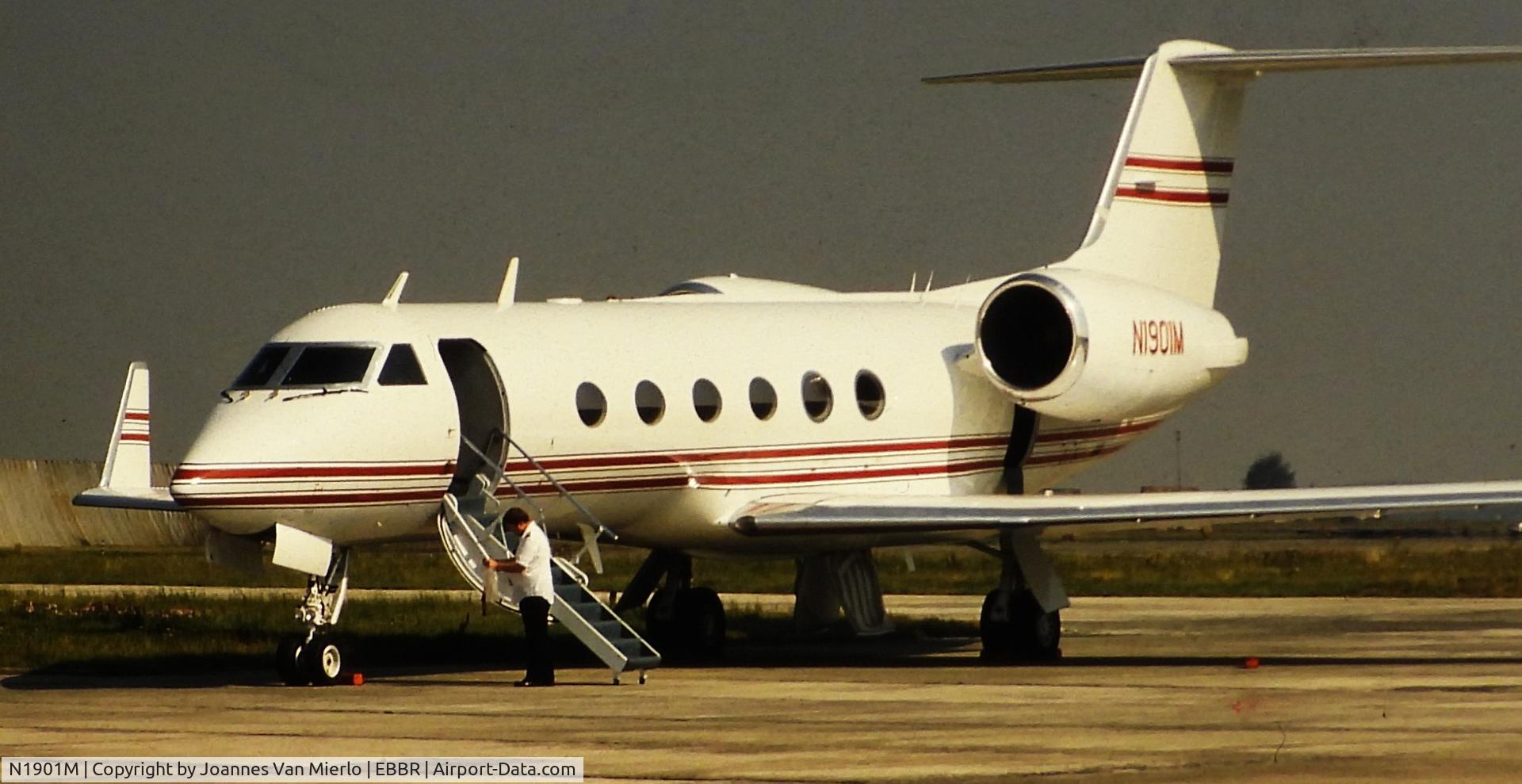 N1901M, Gulfstream IV C/N 00000000000, ex-slide