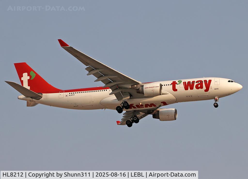 HL8212, 2010 Airbus A330-223 C/N 1155, Landing rwy 24R