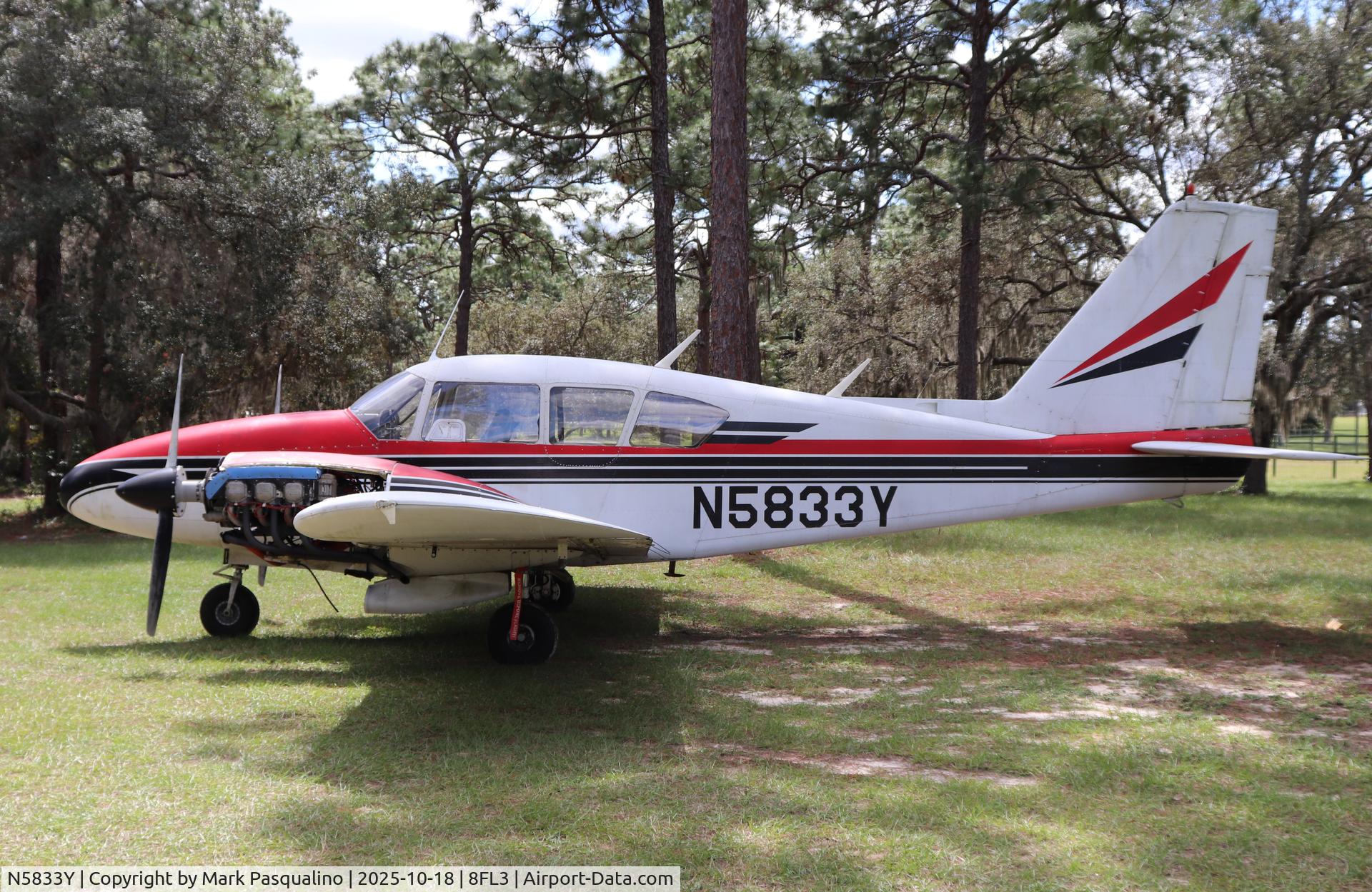 N5833Y, Piper PA-23-250 C/N 27-2982, Piper PA-23-250