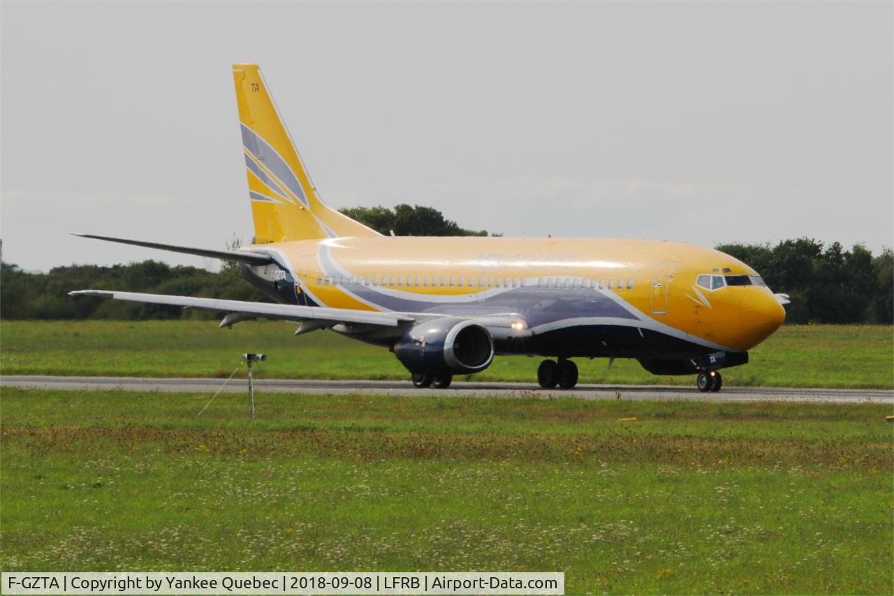 F-GZTA, 1998 Boeing 737-33V(QC) C/N 29333/3084, Taxiing rwy 25L, Brest Bretagne airport (LFRB-BES) F-GZTA, 1998 Boeing 737-33V(QC) C/N 29333/3084, Taxiing rwy 25L, Brest Bretagne airport (LFRB-BES)