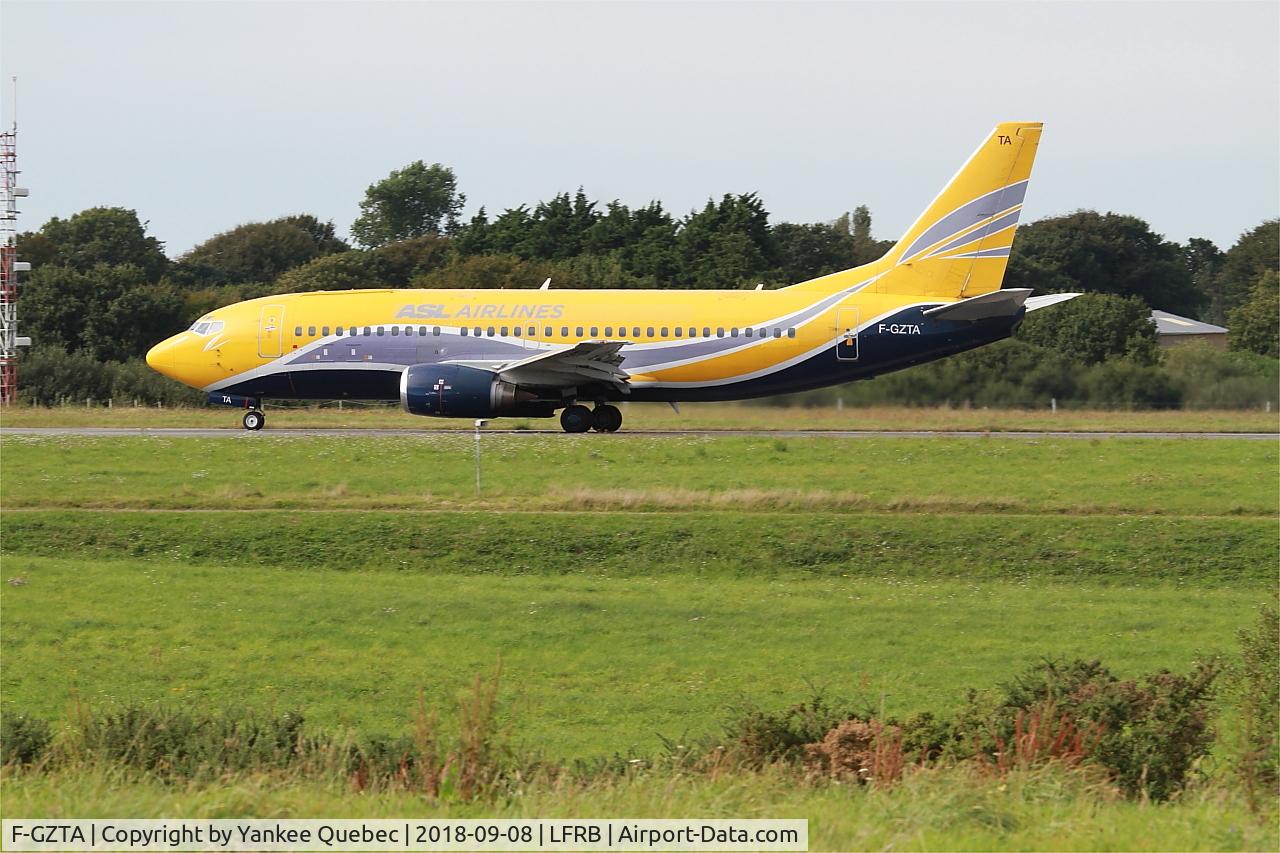 F-GZTA, 1998 Boeing 737-33V(QC) C/N 29333/3084, Take off run rwy 25L, Brest Bretagne airport (LFRB-BES) F-GZTA, 1998 Boeing 737-33V(QC) C/N 29333/3084, Take off run rwy 25L, Brest Bretagne airport (LFRB-BES)