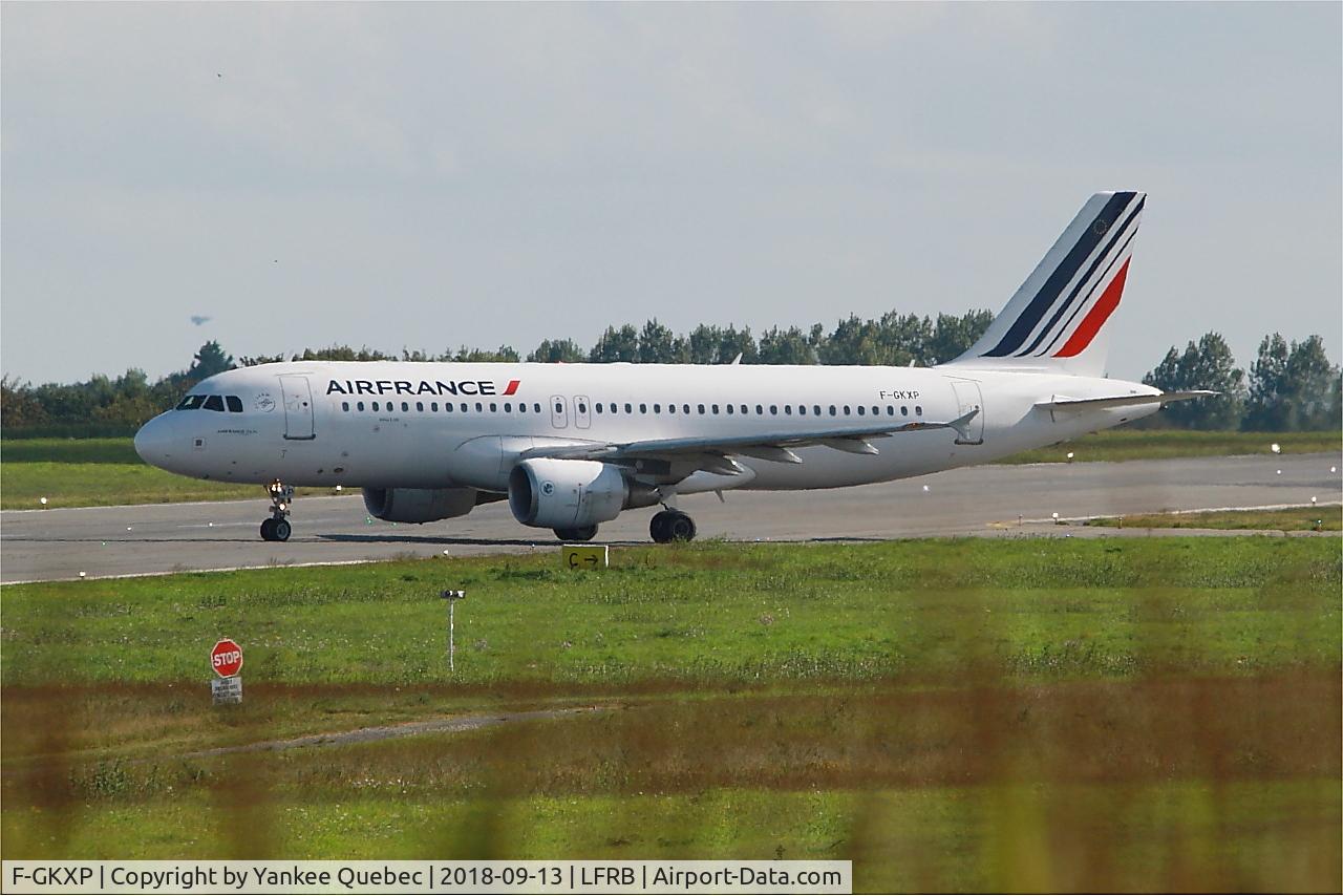 F-GKXP, 2008 Airbus A320-214 C/N 3470, Taxiing, Brest Bretagne airport (LFRB-BES)