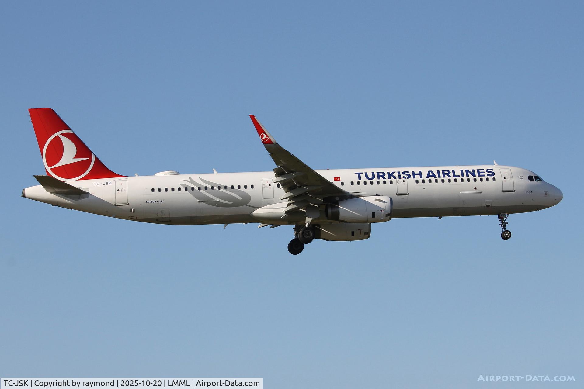 TC-JSK, 2013 Airbus A321-231 C/N 5663, Turkish Airlines Airbus A321-231 reg TC-JSK on final approach for RW31 Malta.