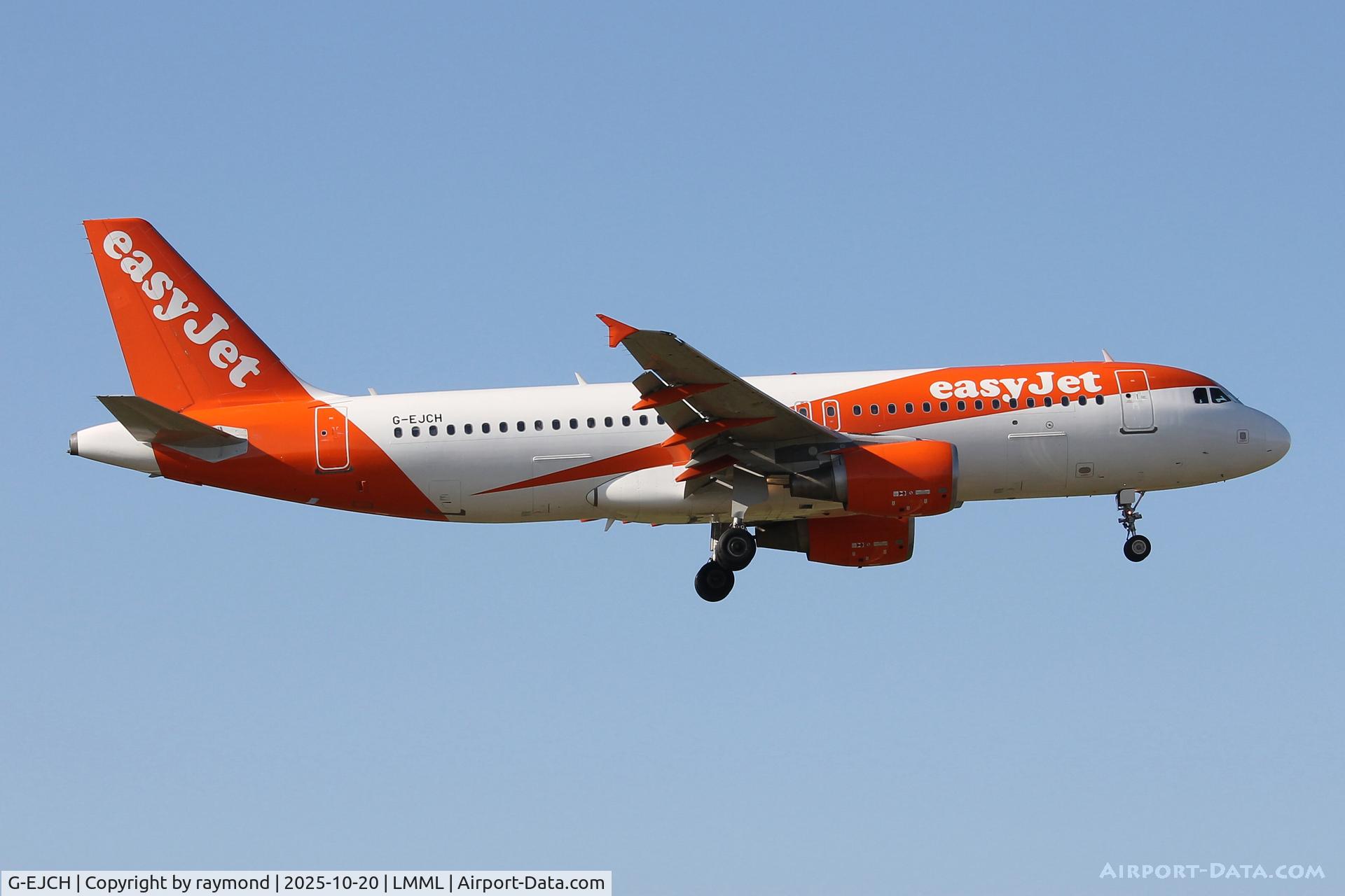G-EJCH, 2010 Airbus A320-214 C/N 4316, Airbus A320 G-EJCH of Easyjet on final approach for RW31 landing in Malta.