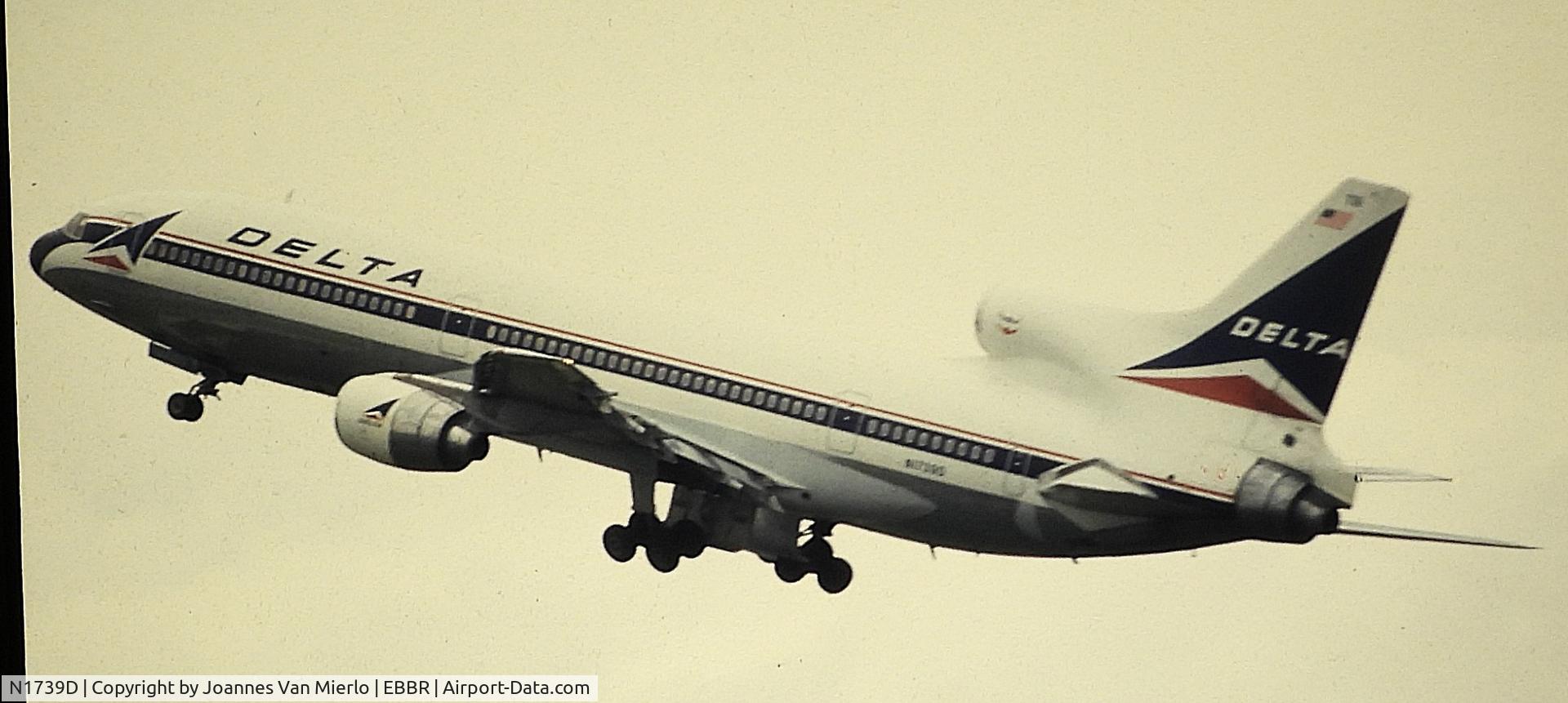N1739D, 1982 Lockheed L-1011-385-1-15 TriStar 250 C/N 193C-1237, ex-slide