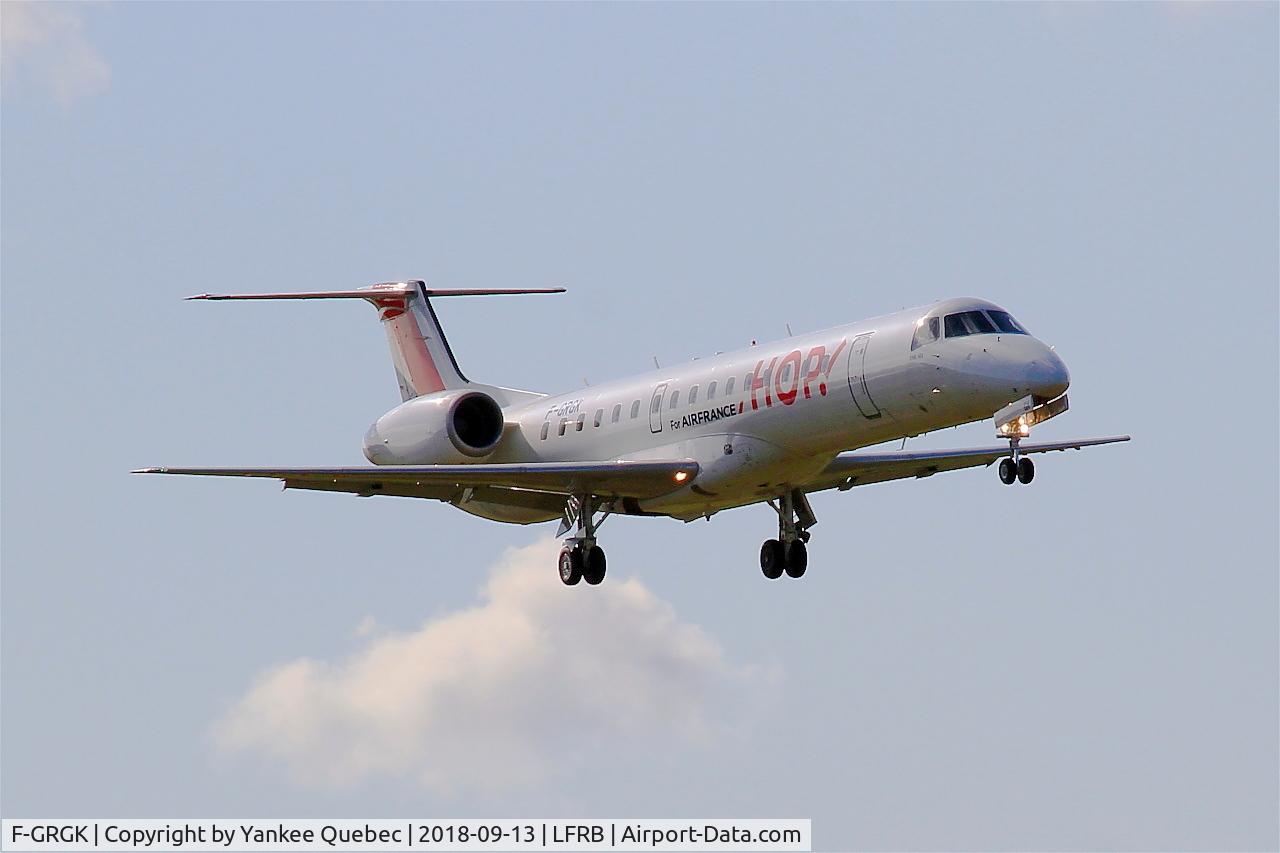 F-GRGK, 2000 Embraer EMB-145EU (ERJ-145EU) C/N 145324, Short approach rwy 07R, Brest Bretagne airport (LFRB-BES) F-GRGK, 2000 Embraer EMB-145EU (ERJ-145EU) C/N 145324, Short approach rwy 07R, Brest Bretagne airport (LFRB-BES)