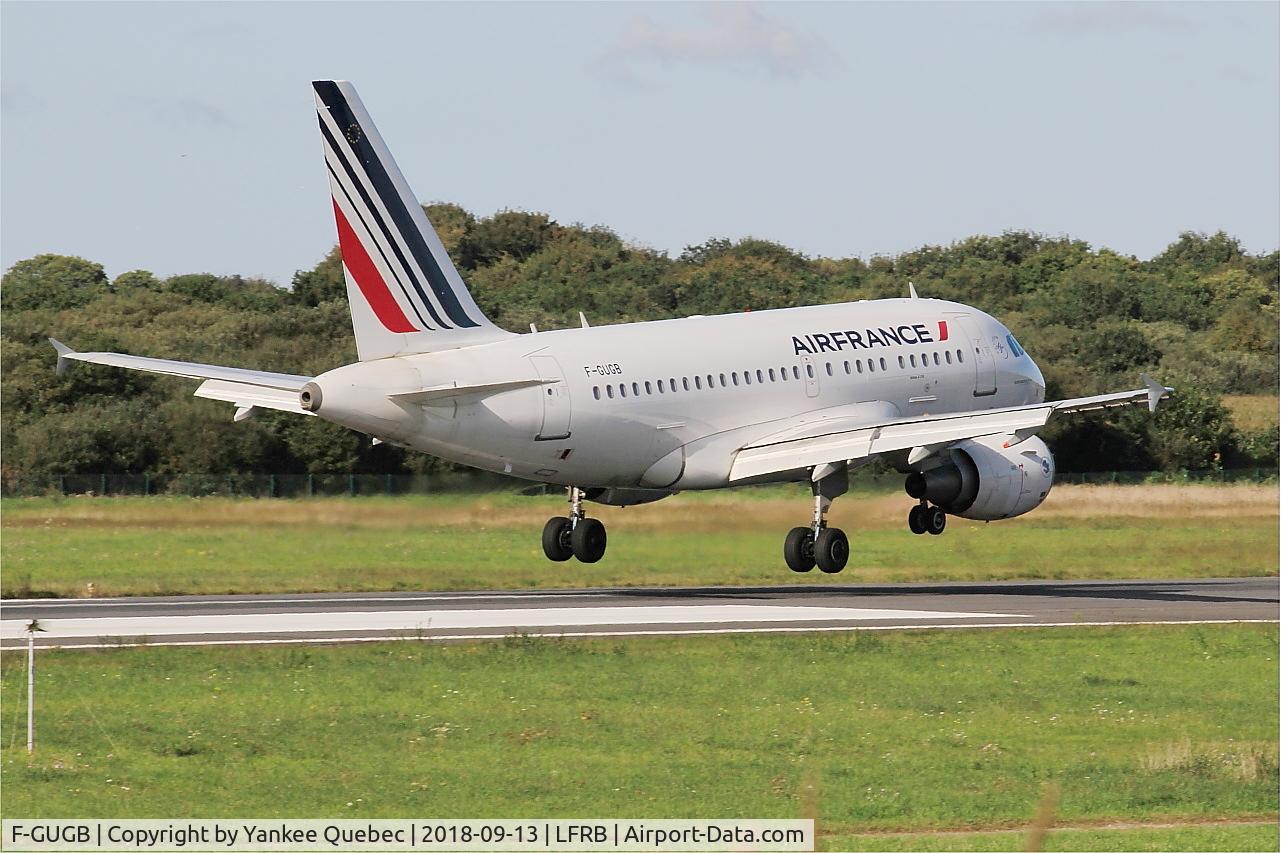 F-GUGB, 2003 Airbus A318-111 C/N 2059, Landing rwy 07R, Brest Bretagne airport (LFRB-BES) F-GUGB, 2003 Airbus A318-111 C/N 2059, Landing rwy 07R, Brest Bretagne airport (LFRB-BES)