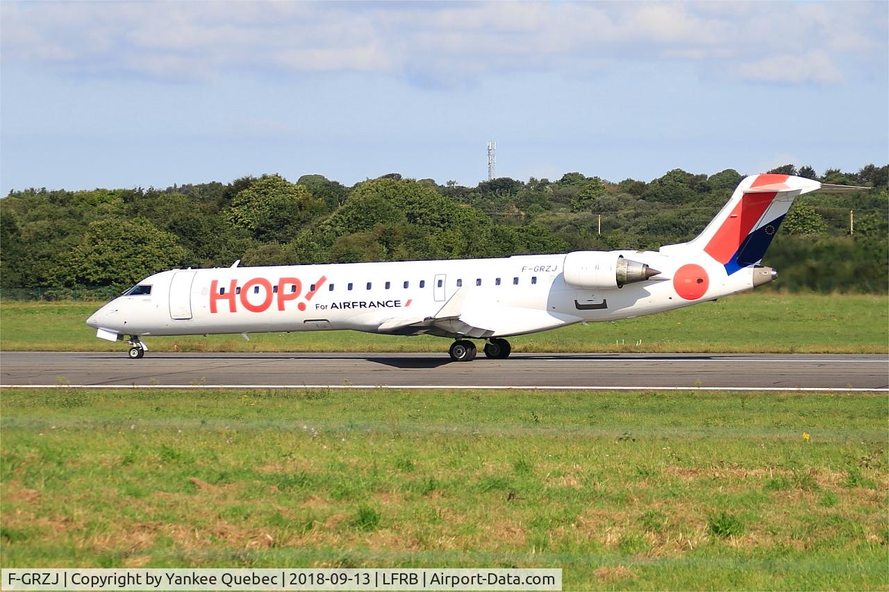 F-GRZJ, Canadair CRJ-702 (CL-600-2C10) Regional Jet C/N 10096, Taxiing rwy 07R, Brest Bretagne airport (LFRB-BES)