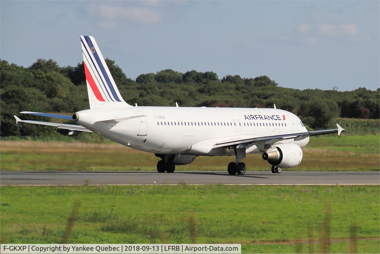 F-GKXP, 2008 Airbus A320-214 C/N 3470, Take off run rwy 07R, Brest Bretagne airport (LFRB-BES)