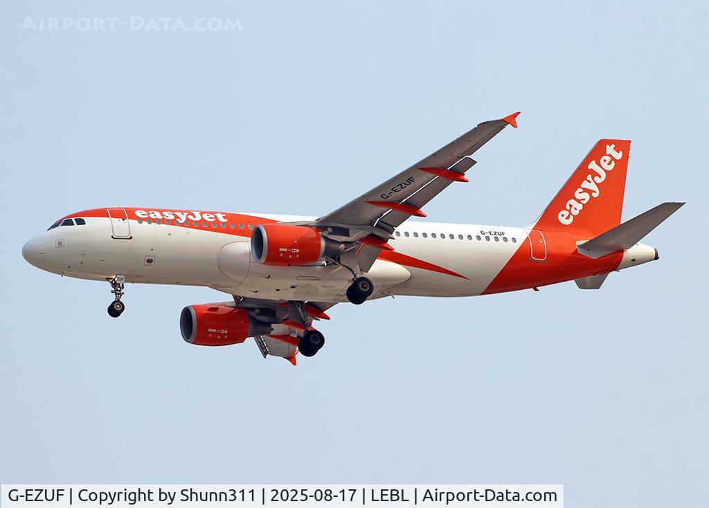 G-EZUF, 2011 Airbus A320-214 C/N 4676, Landing rwy 24R in new c/s G-EZUF, 2011 Airbus A320-214 C/N 4676, Landing rwy 24R in new c/s