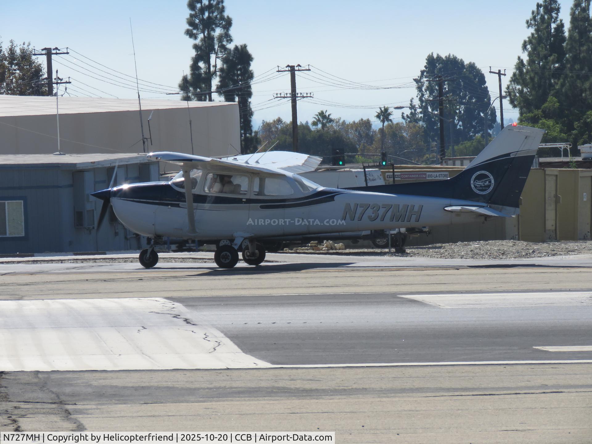 N727MH, 2005 Cessna 560XL C/N 560-5549, Taxiing on taxiway Sierra