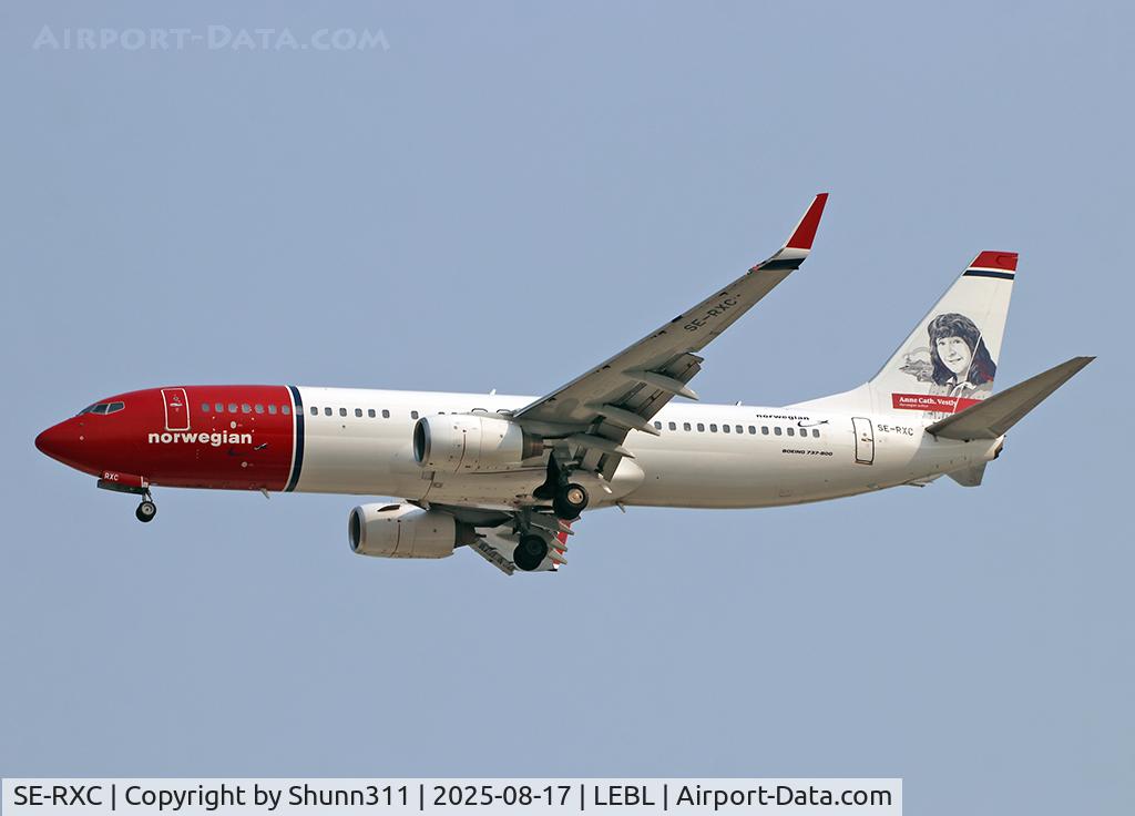 SE-RXC, 2011 Boeing 737-86N C/N 38033/3607, Landing rwy 24R