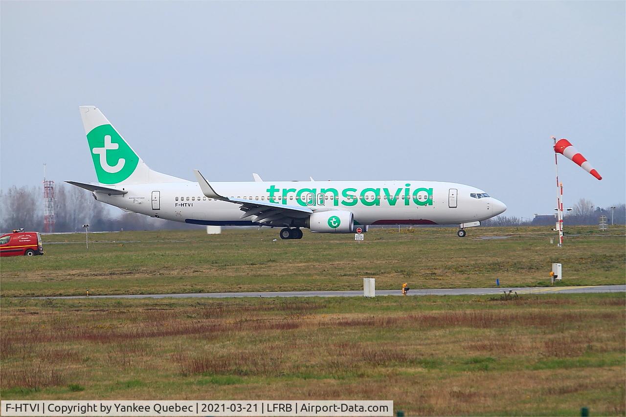 F-HTVI, 2018 Boeing 737-8K2 C/N 62164, Taxiing to boarding ramp, Brest Bretagne airport (LFRB-BES)