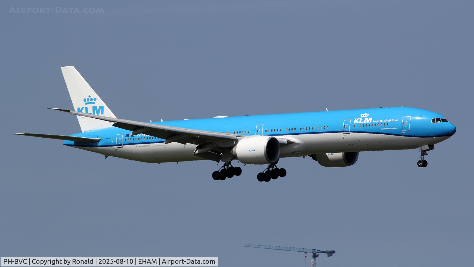 PH-BVC, 2009 Boeing 777-306/ER C/N 37582, at spl