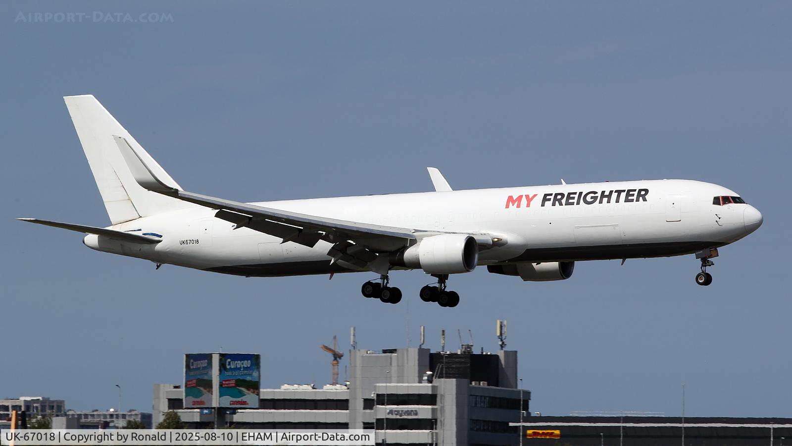 UK-67018, Boeing 767-333ER(BCF)(WL) C/N 25587 / 604, at spl UK-67018, Boeing 767-333ER(BCF)(WL) C/N 25587 / 604, at spl