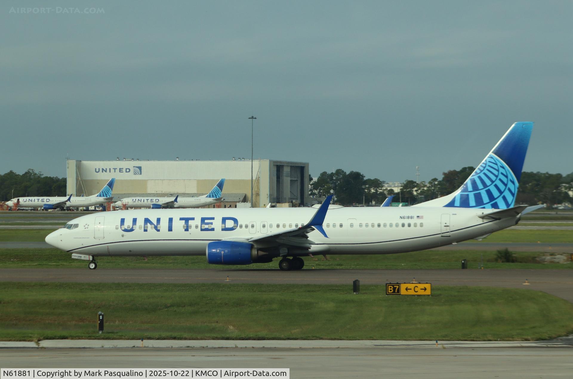 N61881, 2015 Boeing 737-924/ER C/N 42200, Boeing 737-924/ER N61881, 2015 Boeing 737-924/ER C/N 42200, Boeing 737-924/ER
