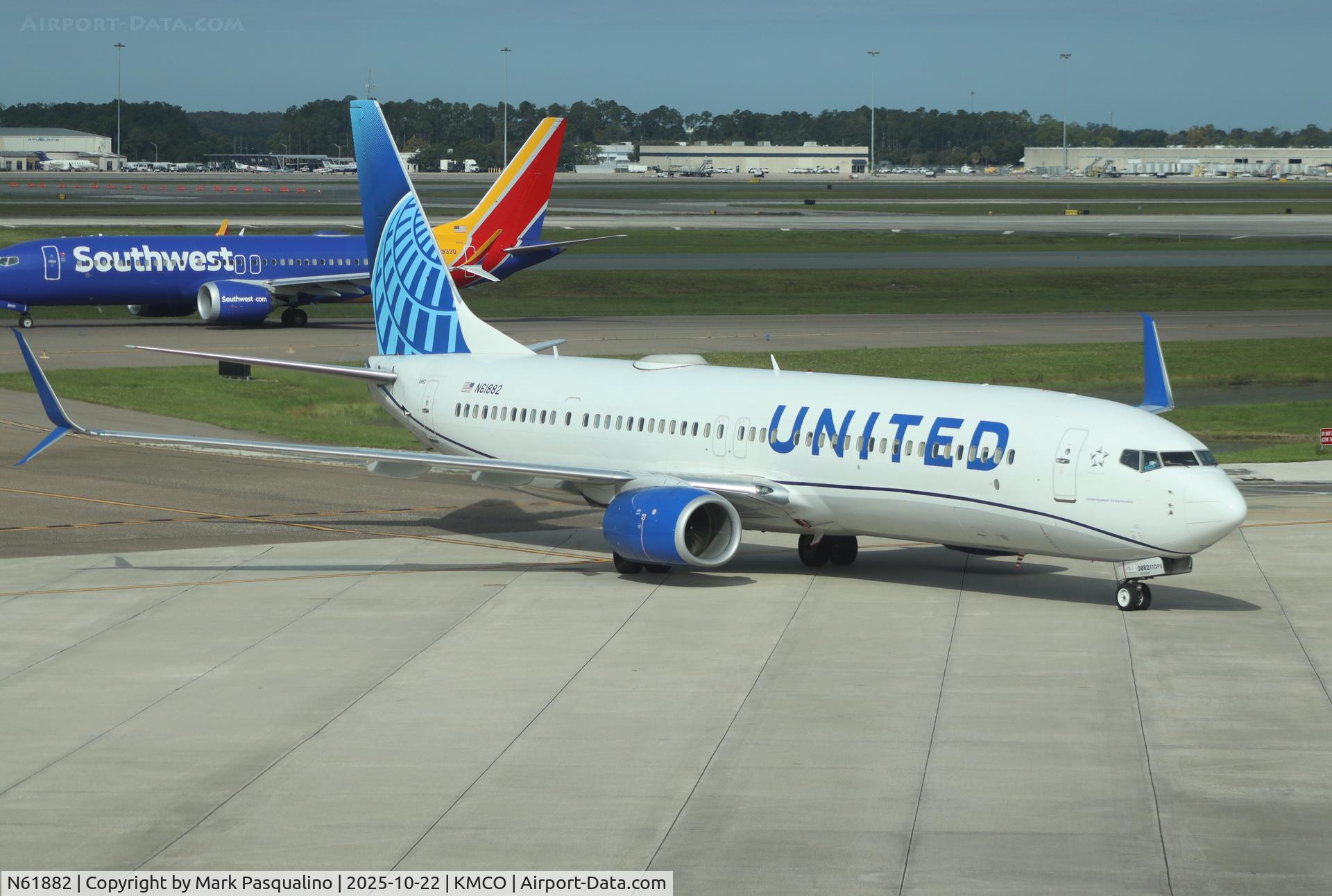 N61882, 2015 Boeing 737-900/ER C/N 42201, Boeing 737-924/ER N61882, 2015 Boeing 737-900/ER C/N 42201, Boeing 737-924/ER