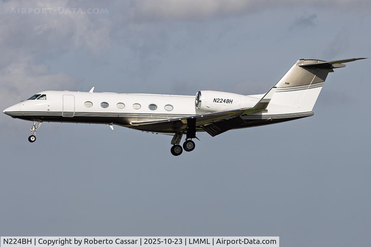 N224BH, 2011 Gulfstream Aerospace GIV-X (G450) C/N 4241, Runway 31 N224BH, 2011 Gulfstream Aerospace GIV-X (G450) C/N 4241, Runway 31