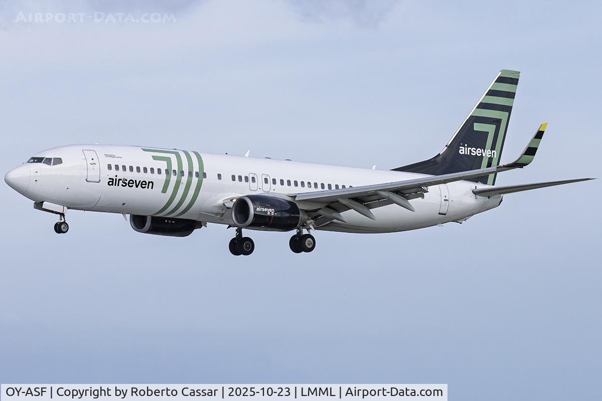 OY-ASF, 2007 Boeing 737-8GJ C/N 34904, Runway 31 OY-ASF, 2007 Boeing 737-8GJ C/N 34904, Runway 31