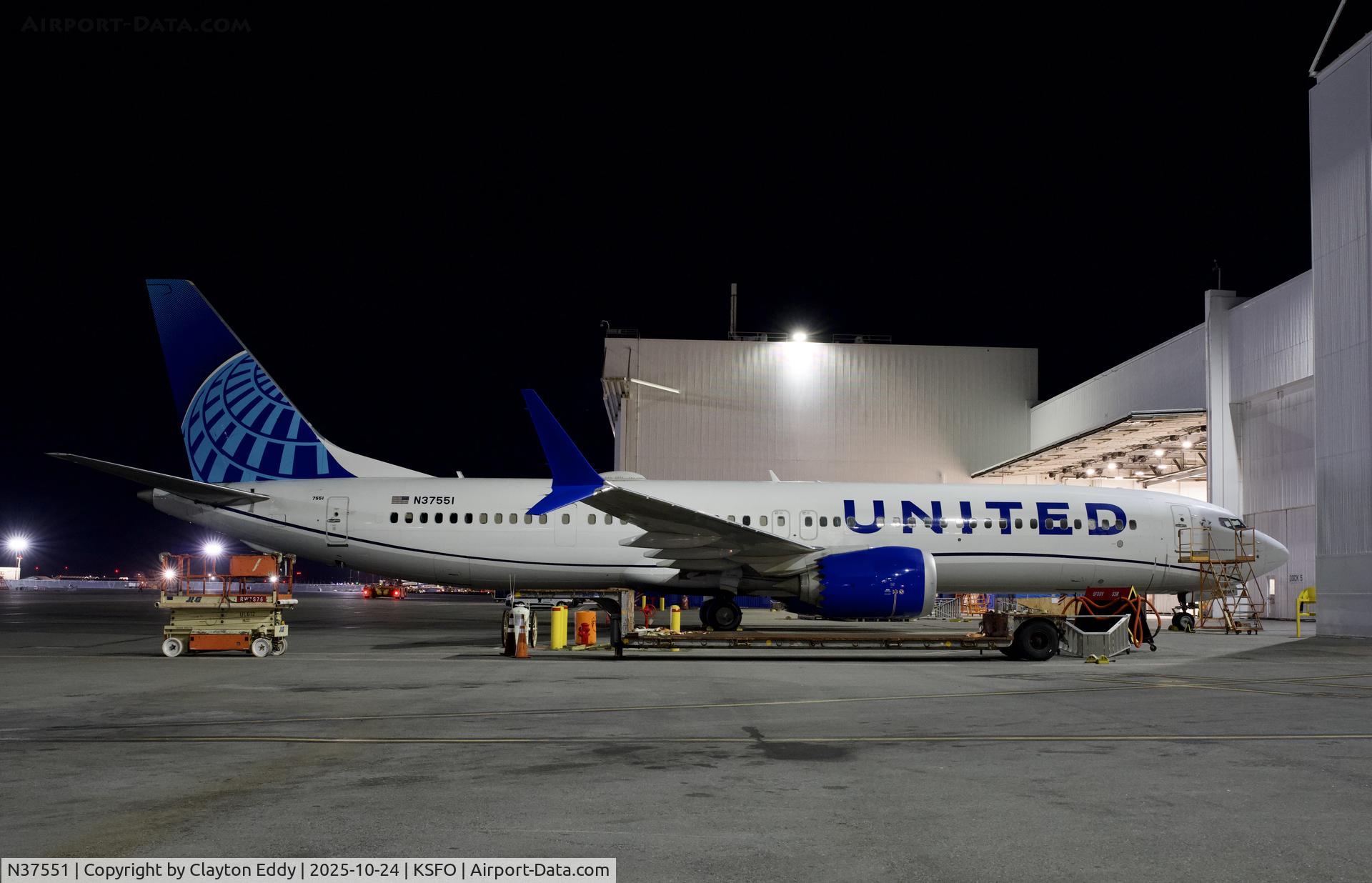 N37551, 2023 Boeing 737-9 MAX C/N 67181, SFO 2025 N37551, 2023 Boeing 737-9 MAX C/N 67181, SFO 2025