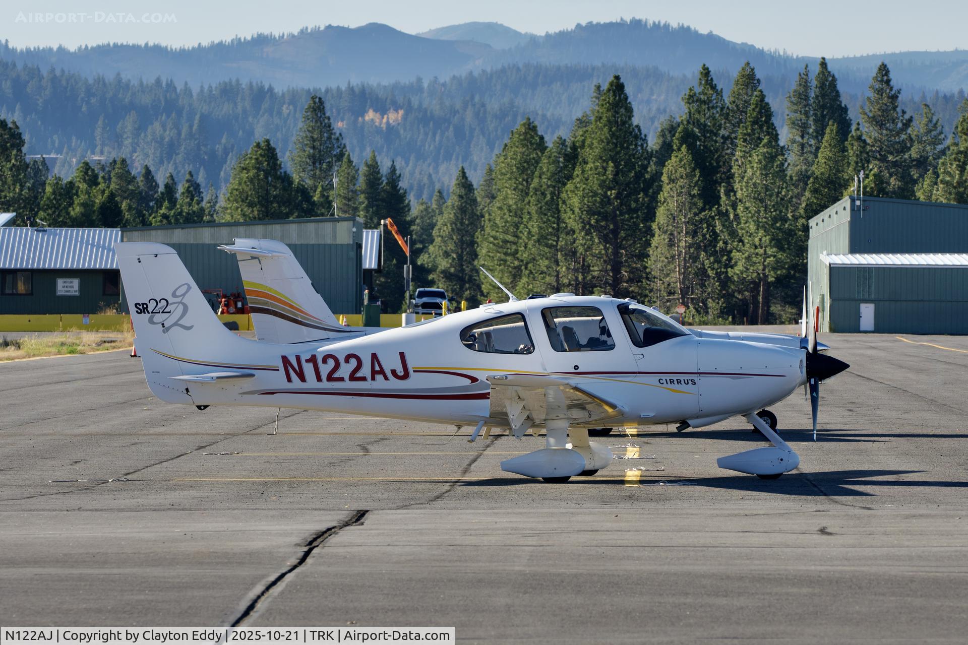 N122AJ, 2005 Cirrus SR22 C/N 1547, Truckee Tahoe airport in California 2025 N122AJ, 2005 Cirrus SR22 C/N 1547, Truckee Tahoe airport in California 2025