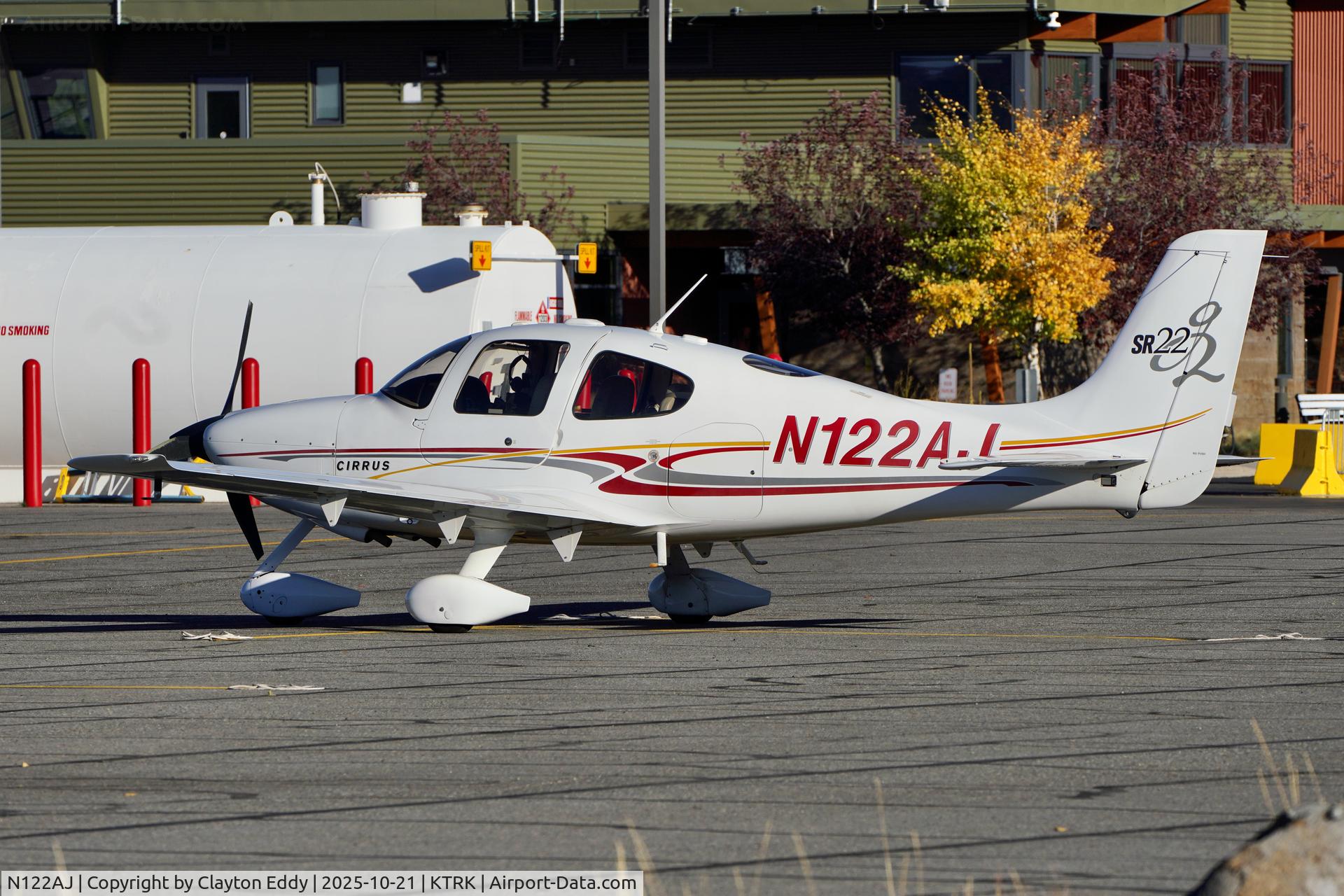 N122AJ, 2005 Cirrus SR22 C/N 1547, Truckee Tahoe airport in California 2025 N122AJ, 2005 Cirrus SR22 C/N 1547, Truckee Tahoe airport in California 2025