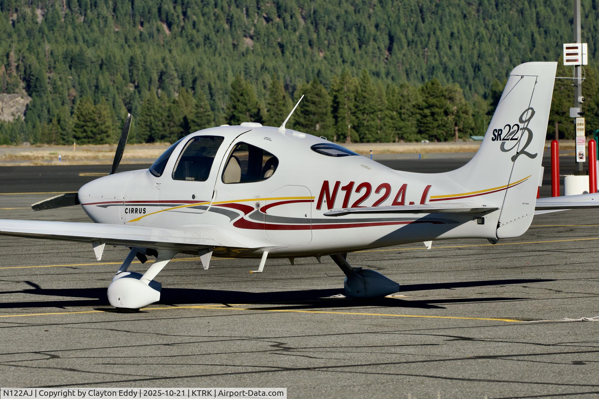 N122AJ, 2005 Cirrus SR22 C/N 1547, Truckee Tahoe airport in California 2025 N122AJ, 2005 Cirrus SR22 C/N 1547, Truckee Tahoe airport in California 2025